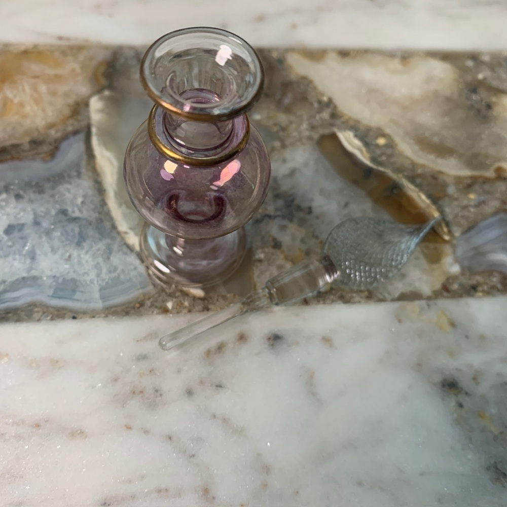 2202 Elegant Pink Glass Mini Perfume Bottle - Picture 6 of 7